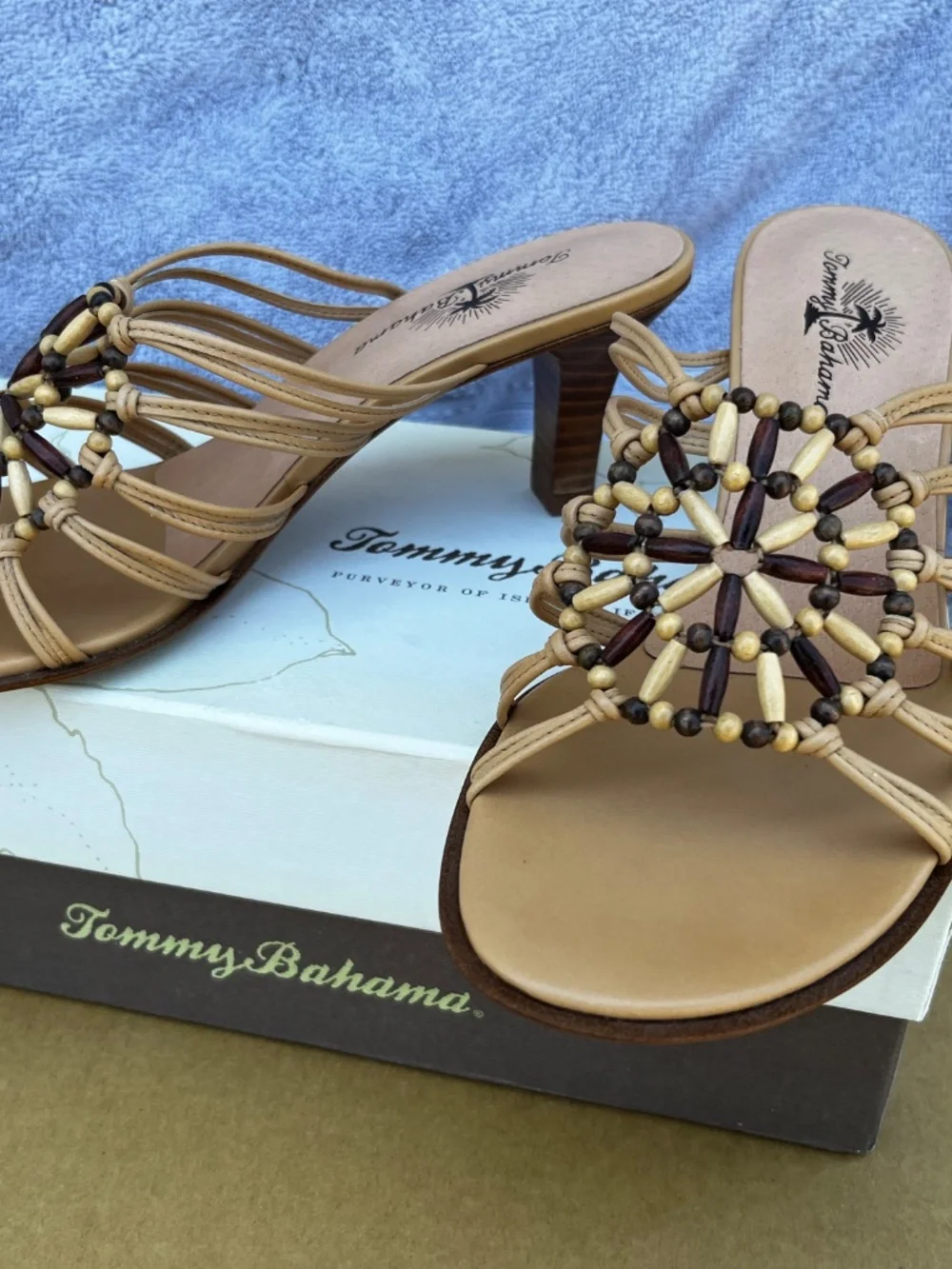 Tommy Bahama strappy beaded sandals Size 6 1/2